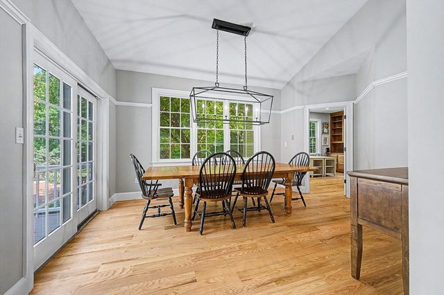 31 Tammer Ln, Hopkinton, MA 01748