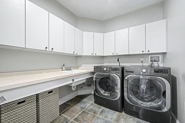 31 Tammer Ln, Hopkinton, MA 01748