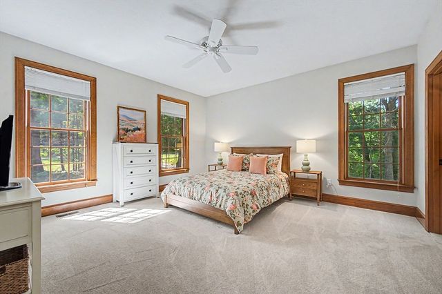 31 Tammer Ln, Hopkinton, MA 01748