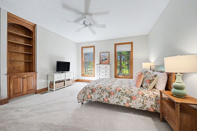 31 Tammer Ln, Hopkinton, MA 01748