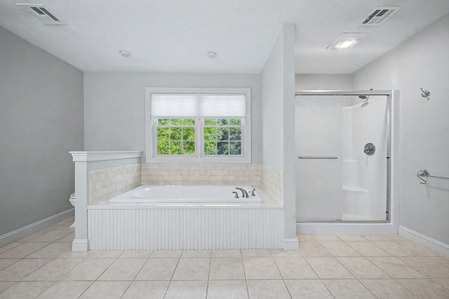 31 Tammer Ln, Hopkinton, MA 01748