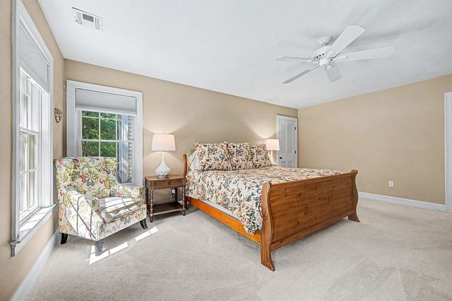 31 Tammer Ln, Hopkinton, MA 01748