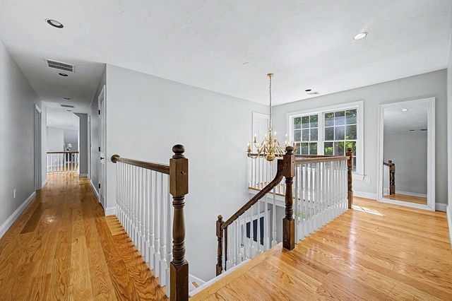 31 Tammer Ln, Hopkinton, MA 01748