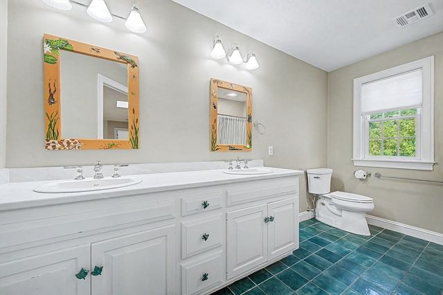31 Tammer Ln, Hopkinton, MA 01748