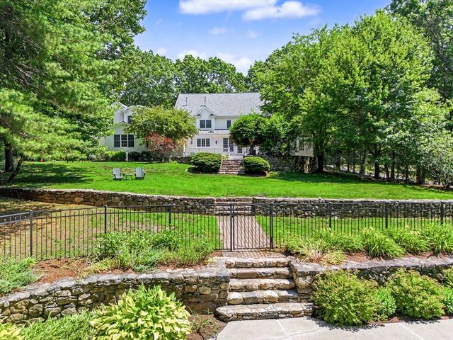 31 Tammer Ln, Hopkinton, MA 01748