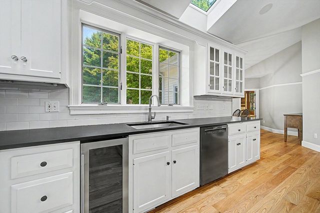 31 Tammer Ln, Hopkinton, MA 01748