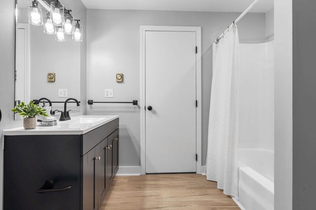 29 CUNNINGHAM Drive, Derry, NH 03038