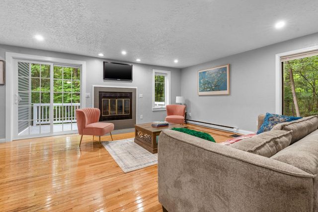 29 CUNNINGHAM Drive, Derry, NH 03038