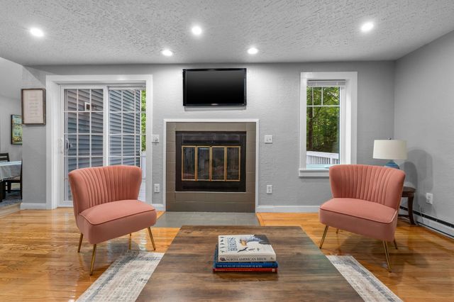 29 CUNNINGHAM Drive, Derry, NH 03038