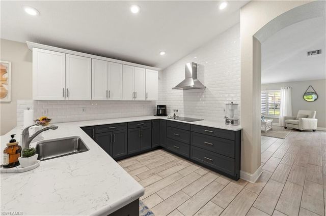9629 Gladiolus Preserve CIR, Fort Myers, FL 33908