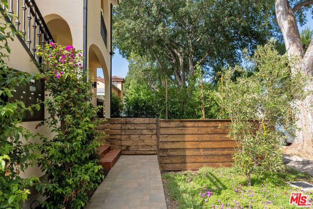 8929 Hubbard Street, Culver City, CA 90232