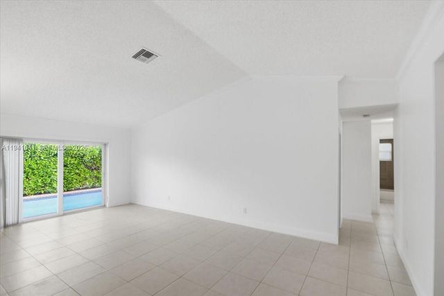 9349 NW 47th St, Sunrise, FL 33351