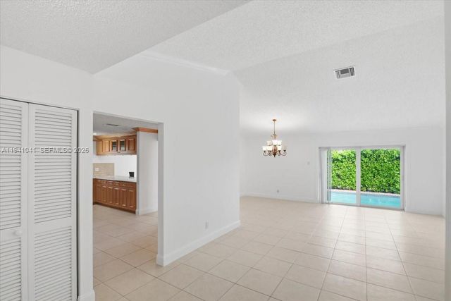 9349 NW 47th St, Sunrise, FL 33351