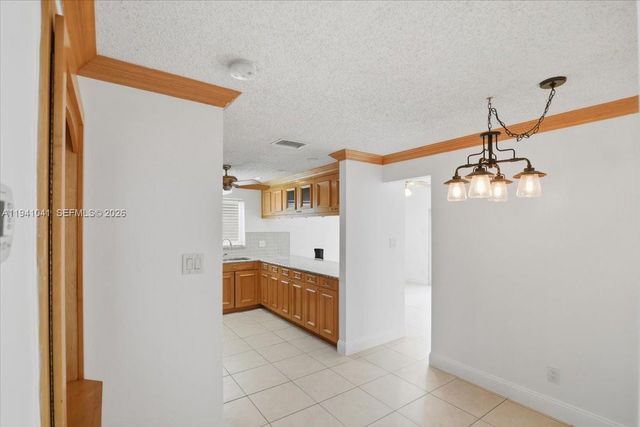 9349 NW 47th St, Sunrise, FL 33351