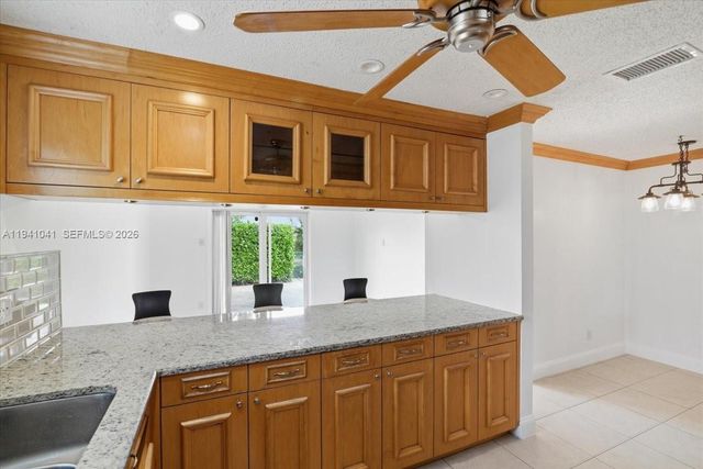 9349 NW 47th St, Sunrise, FL 33351