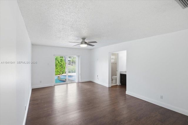 9349 NW 47th St, Sunrise, FL 33351