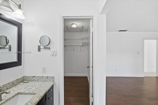 9349 NW 47th St, Sunrise, FL 33351