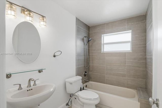 9349 NW 47th St, Sunrise, FL 33351