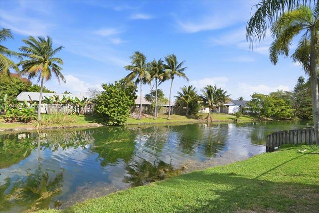 9349 NW 47th St, Sunrise, FL 33351