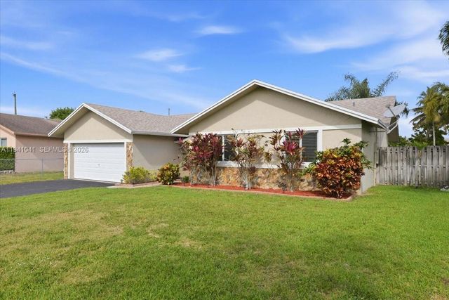 9349 NW 47th St, Sunrise, FL 33351