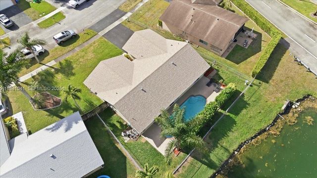 9349 NW 47th St, Sunrise, FL 33351