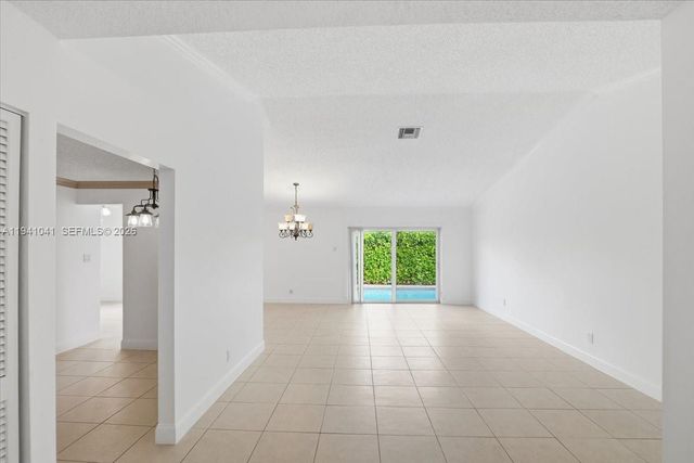 9349 NW 47th St, Sunrise, FL 33351