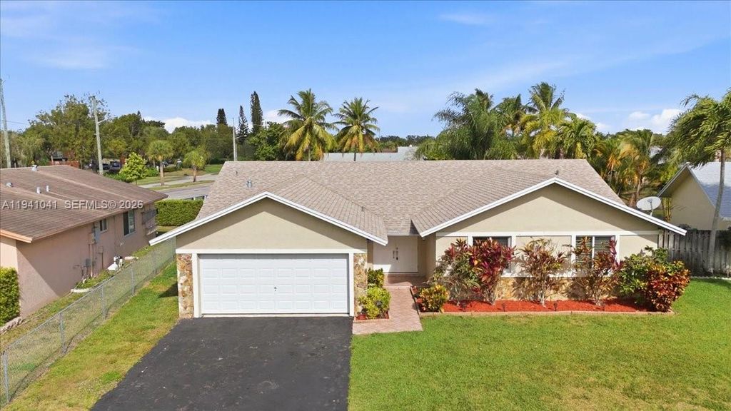 9349 NW 47th St, Sunrise, FL 33351