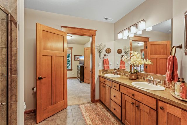 2016 W Forest Hill Ln, Spokane, WA 99218