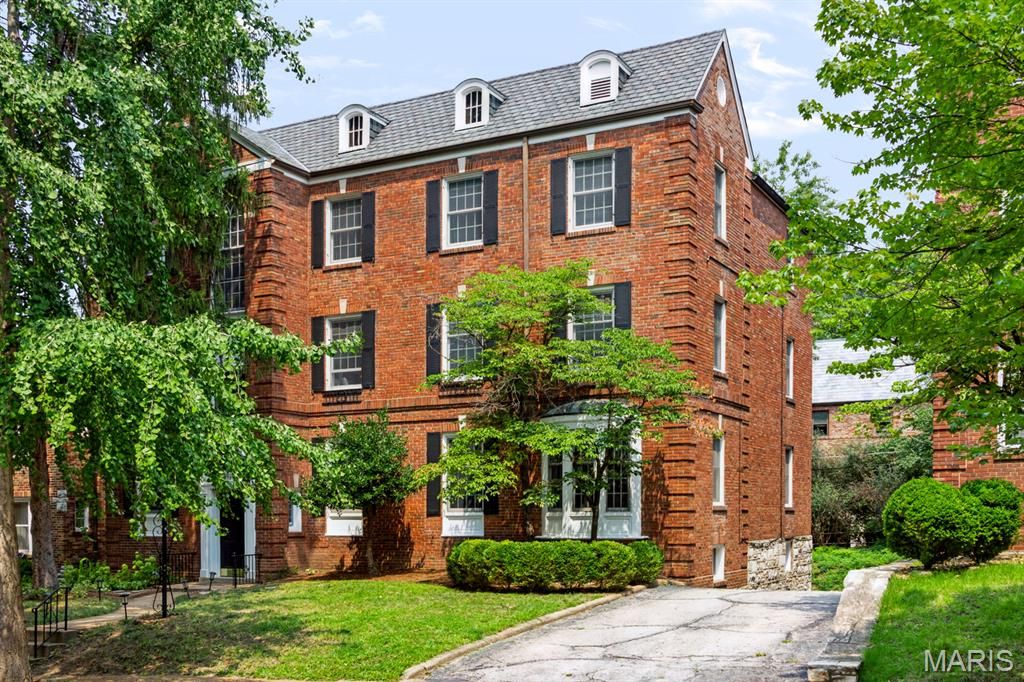 7529 Wellington Way 3, Clayton, MO 63105