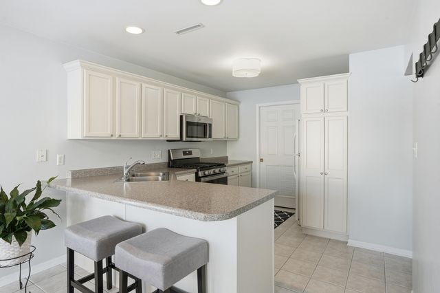 1496 Lakewood Lane, Schererville, IN 46375