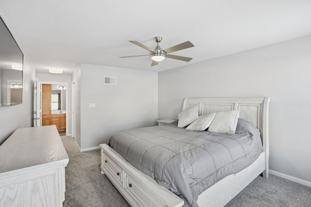 1496 Lakewood Lane, Schererville, IN 46375