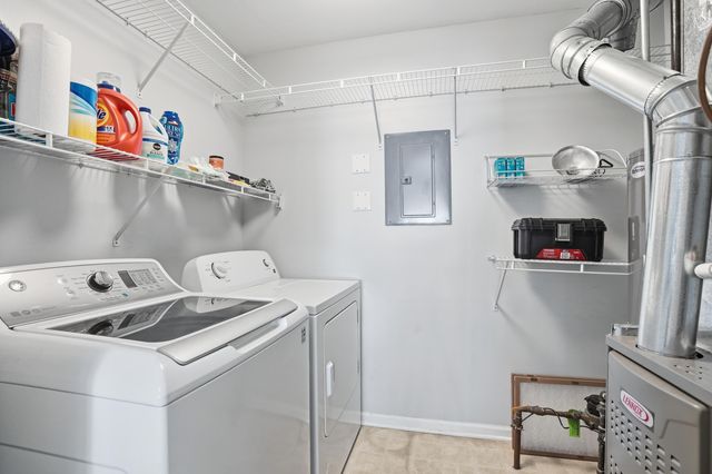 1496 Lakewood Lane, Schererville, IN 46375