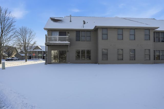 1496 Lakewood Lane, Schererville, IN 46375