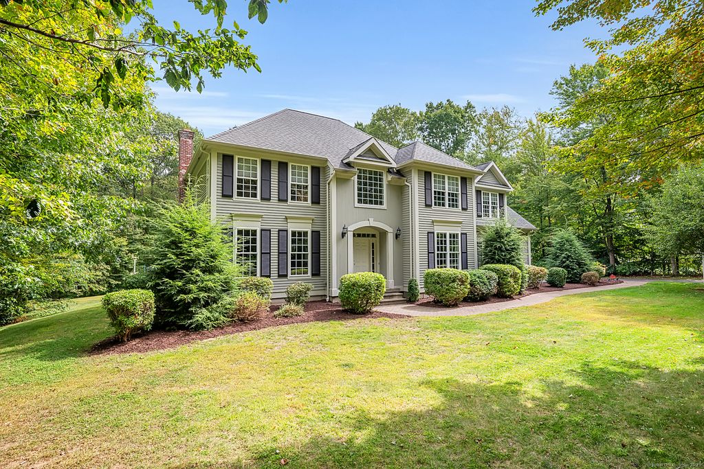 76 Charolais Way, Burlington, CT 06013