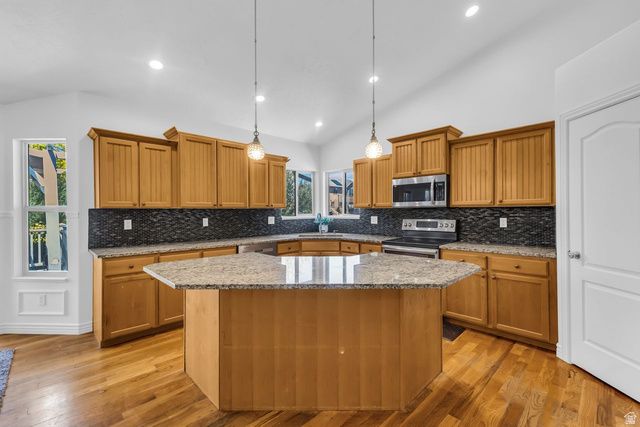 1368 W 2920 S, Syracuse, UT 84075