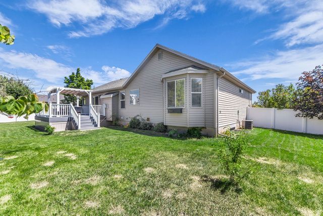 1368 W 2920 S, Syracuse, UT 84075