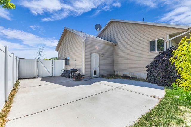 1368 W 2920 S, Syracuse, UT 84075