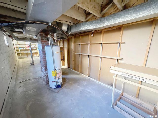 2325 38TH Street, Rock Island, IL 61201