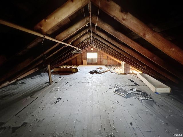 2325 38TH Street, Rock Island, IL 61201