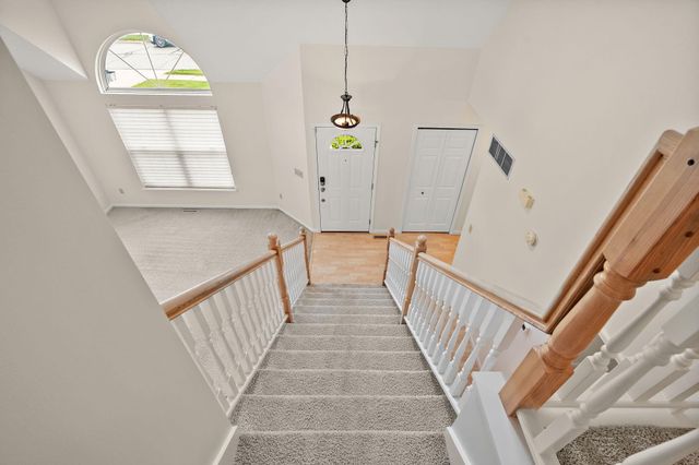 187 Fieldstone Drive, Chesterton, IN 46304