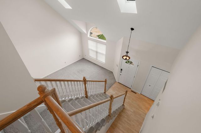 187 Fieldstone Drive, Chesterton, IN 46304