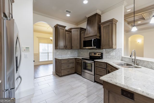 5109 Village Way, Hahira, GA 31632