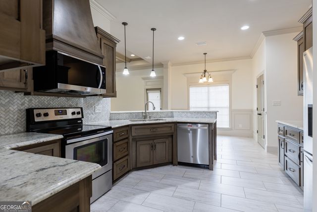 5109 Village Way, Hahira, GA 31632