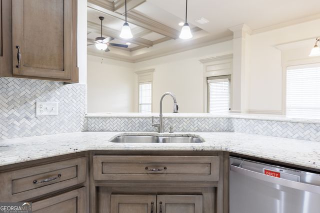 5109 Village Way, Hahira, GA 31632