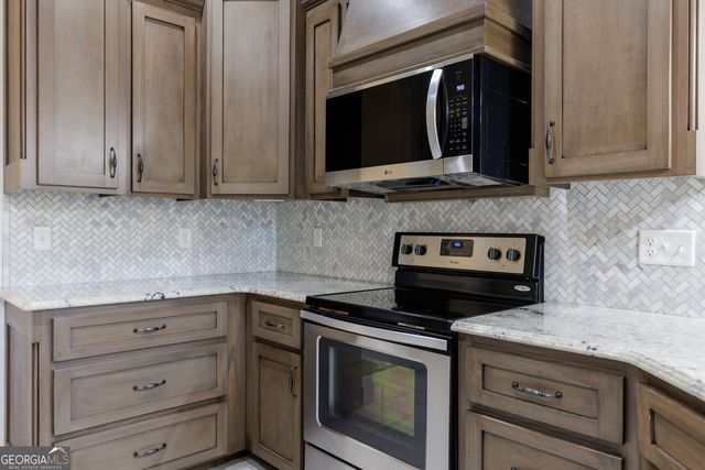 5109 Village Way, Hahira, GA 31632