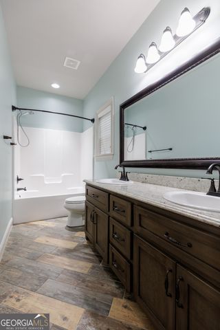 5109 Village Way, Hahira, GA 31632