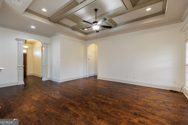 5109 Village Way, Hahira, GA 31632