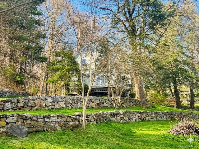 147 Stoneleigh Avenue, Carmel, NY 10512