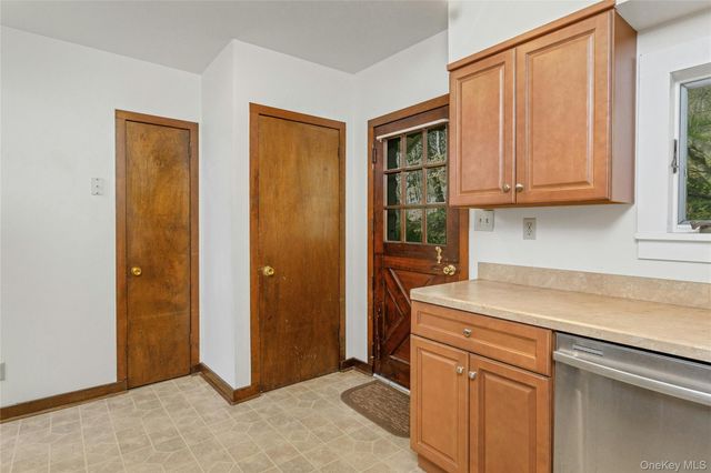 147 Stoneleigh Avenue, Carmel, NY 10512