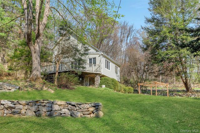 147 Stoneleigh Avenue, Carmel, NY 10512